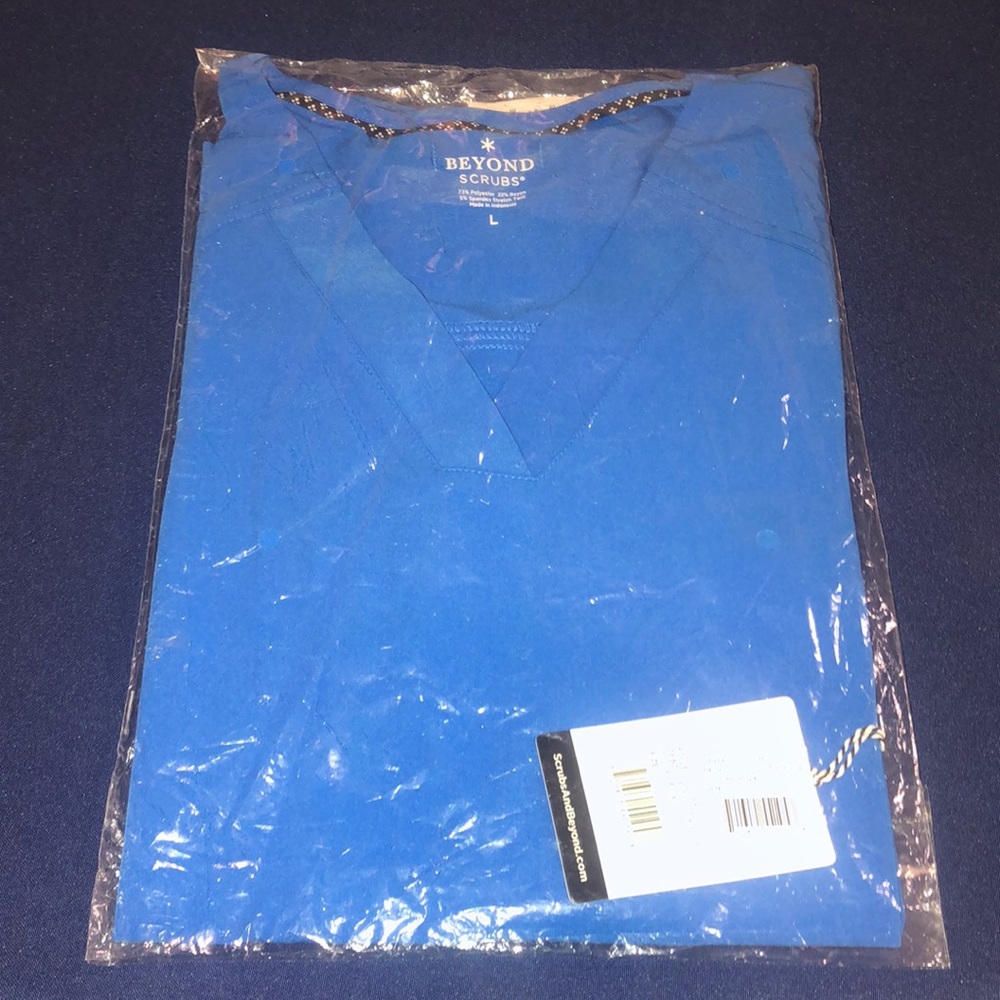 Beyond scrubs royal sunny v-neck top NWT size L